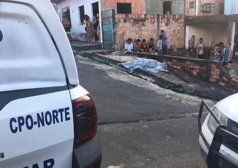 Homem é morto com tiro no olho por dupla em moto em Manaus