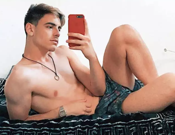 Filho de Alexandre Frota que virou ator pornô dá calote em assinantes, diz site 