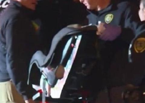 Dupla rouba carro com bebê no veículo enquanto mãe e namorado jogavam game