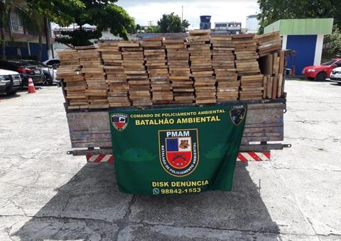 Motorista é detido com caminhão carregado de madeira ilegal em Manaus