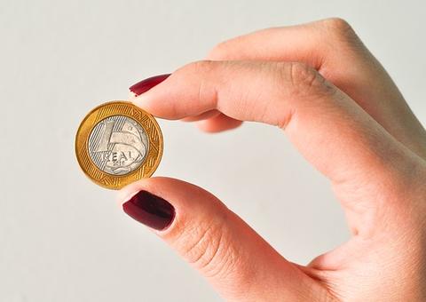 Guedes avalia autorizar recomposição do salário mínimo deste ano