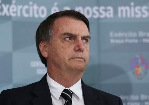 Bolsonaro pede opinião de seguidores sobre transgêneros no esporte