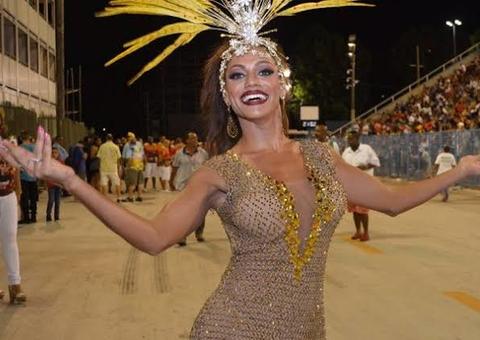 Musa do Carnaval quebra braço em confusão no Rio