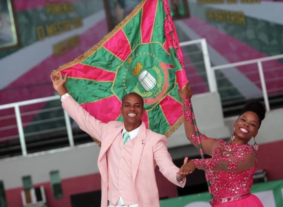 Mestre-Sala e Porta-bandeira da Mangueira ministram workshop em Manaus