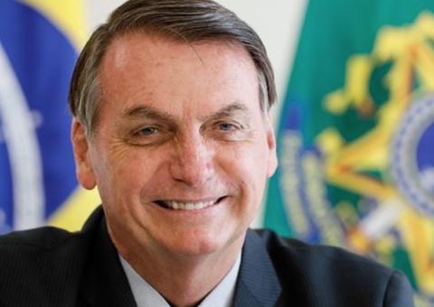 Salário mínimo será de R$ 1.045 a partir de fevereiro, anuncia Bolsonaro