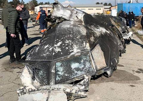 Vídeo mostra que dois mísseis atingiram avião ucraniano