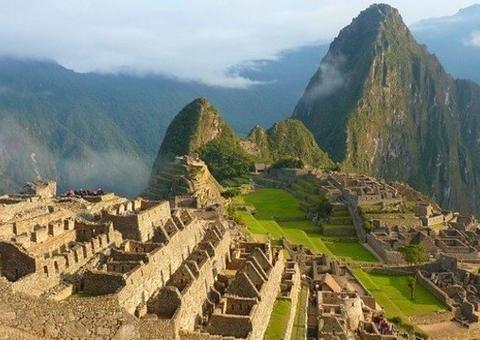 Brasileiros são presos por fazerem cocô em local sagrado de Machu Picchu