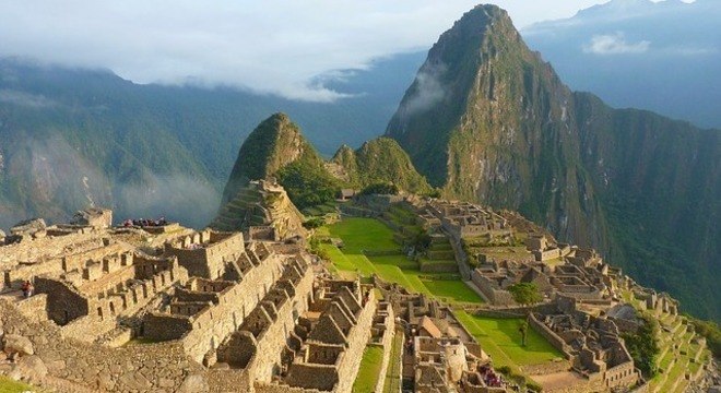 Brasileiros são presos por fazerem cocô em local sagrado de Machu Picchu