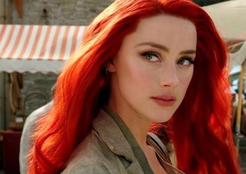 Amber Heard, ex de Johnny Depp, está namorando outra mulher, diz jornal