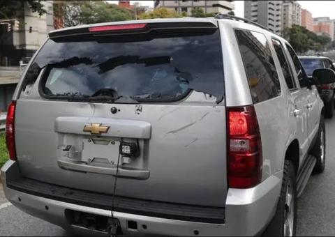 Gangues armadas atacam comboio de políticos opositores na Venezuela 