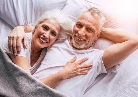 Mulher que faz pouco sexo pode ter menopausa precoce; Entenda