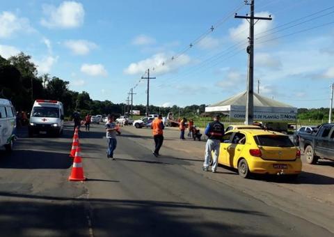 Táxis intermunicipais são flagrados com excesso de passageiros em Iranduba