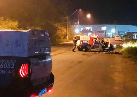 Motociclista agoniza até a morte após ser perseguido e baleado na cabeça em Manaus
