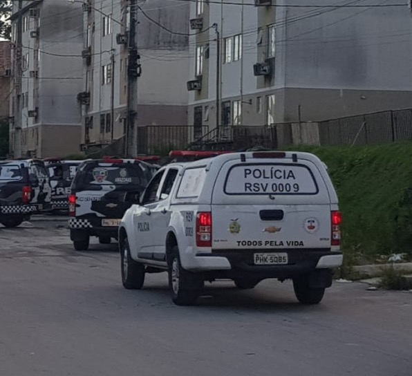 Jovem é baleado e preso após atirar contra policiais da Rocam em Manaus