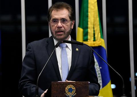 Plínio Valério propõe tirar apoio da bancada do Amazonas ao governo