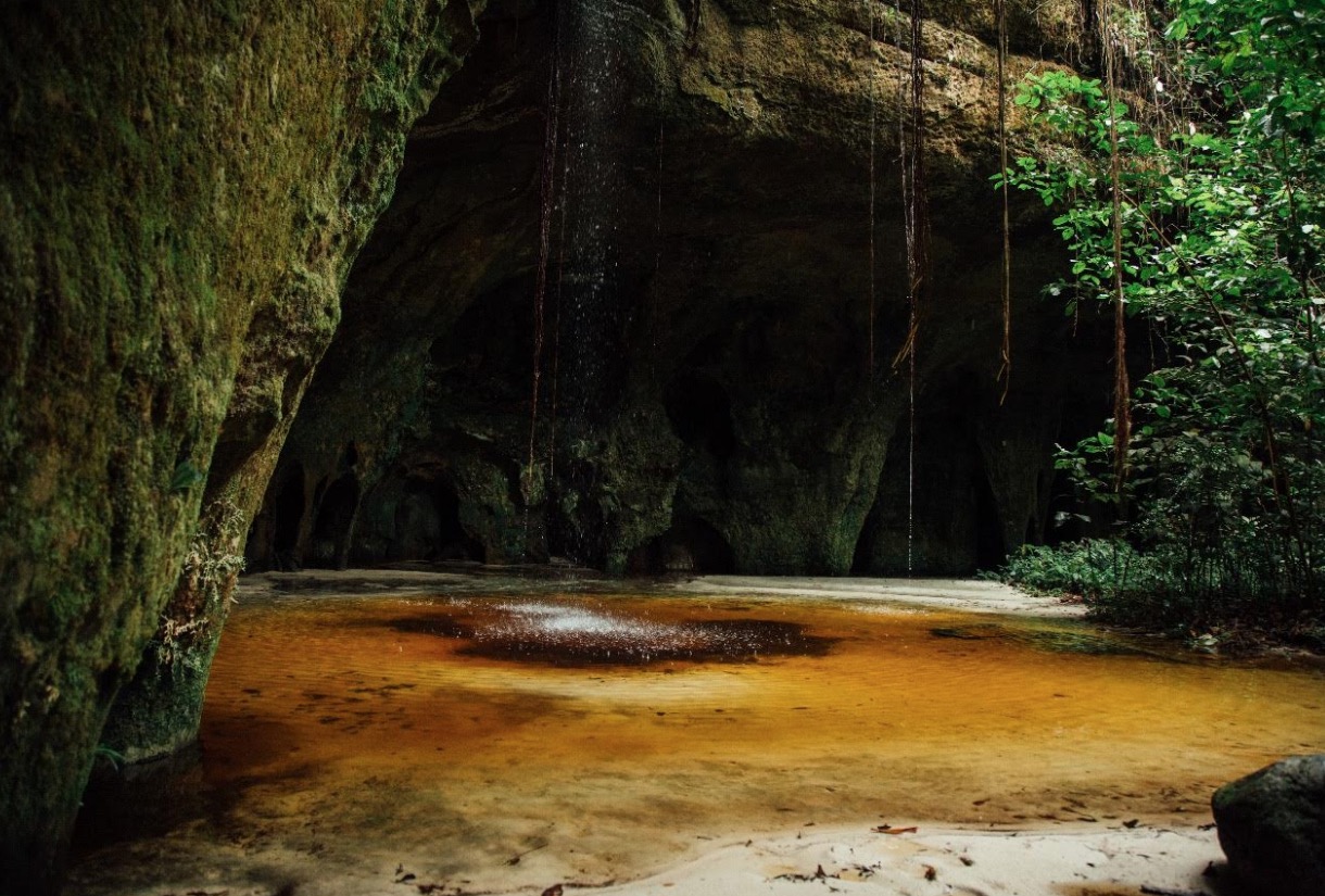 Caverna em Figueiredo é paraíso de grutas e cachoeiras no Amazonas
