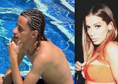 Anitta rebola loucamente o bumbum de fio-dental enquanto Dj 'seca' o atributo