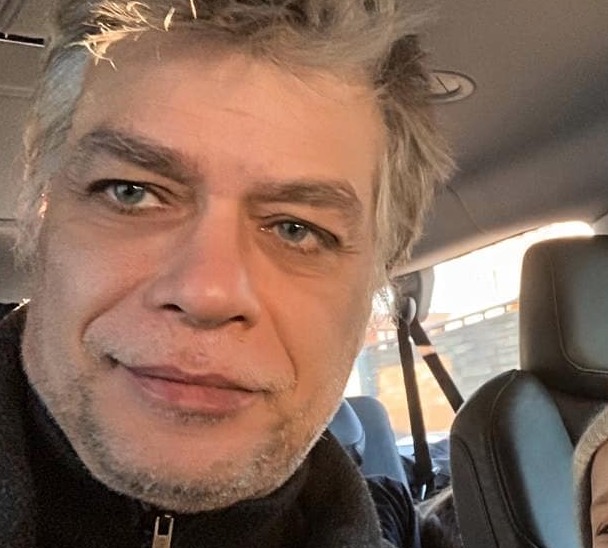 Record consegue suspender direito de resposta de Fabio Assunção