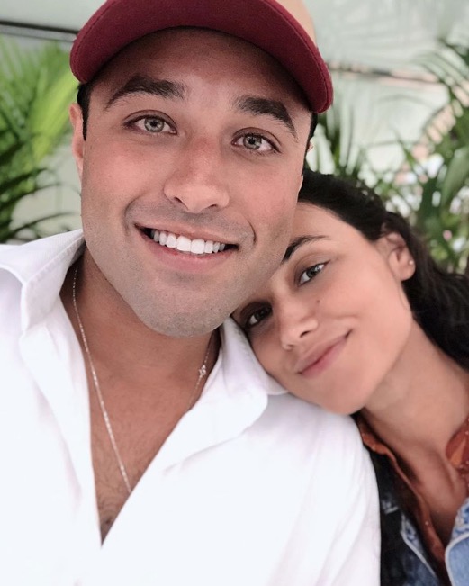 Débora Nascimento mostra irmão gato e fãs piram: 'que homem! são gêmeos?'