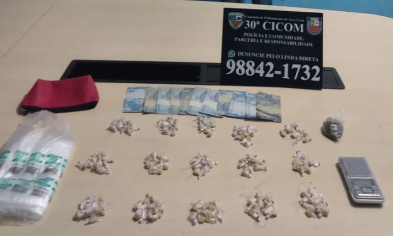 Polícia Militar detém três pessoas por roubo e tráfico de drogas em Manaus 