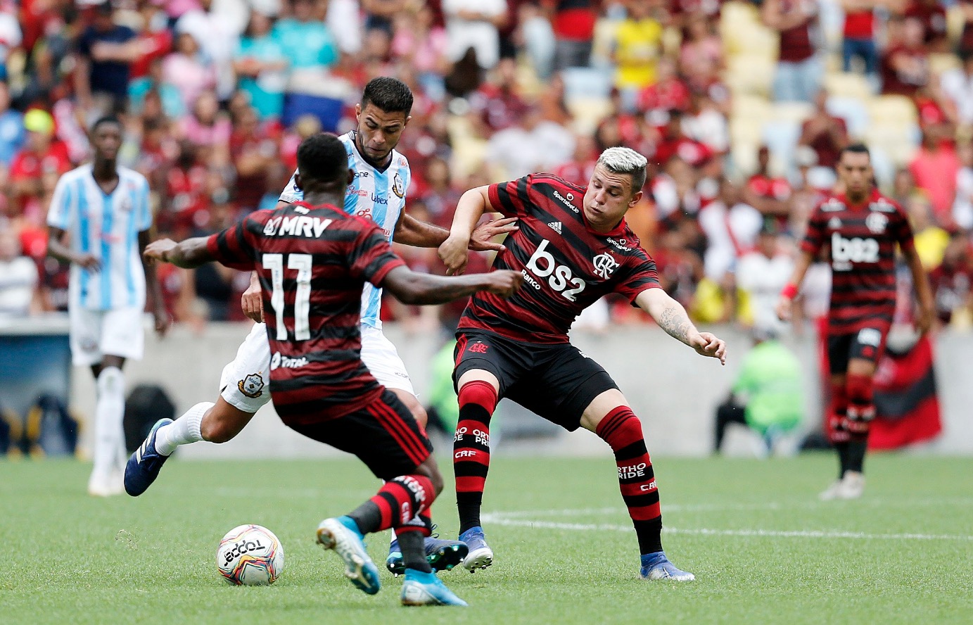 Com time sub-23, Flamengo empata com Macaé na estreia do Carioca