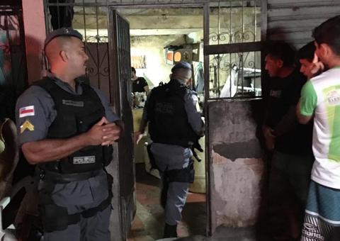 Vigia de peixaria é morto a facadas e degolado em Manaus