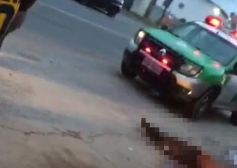 Ao sair para trabalhar, vigilante encontra corpo de homem no meio da rua em Manaus