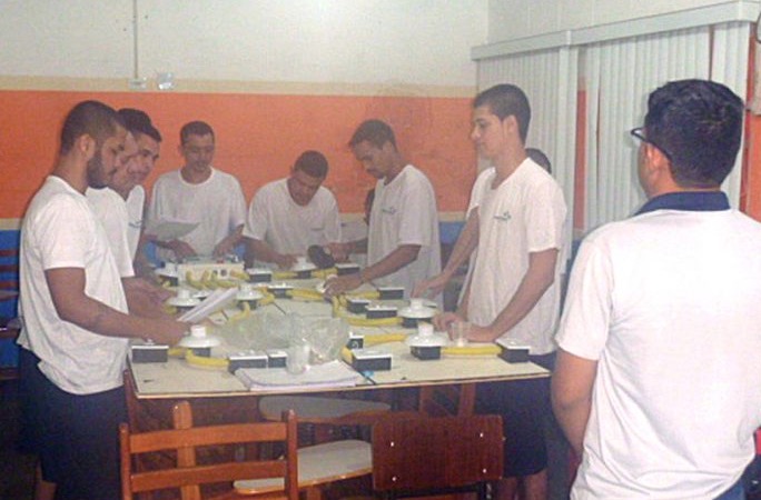 Internos de presídios no Amazonas ganham curso profissionalizante de eletricista predial