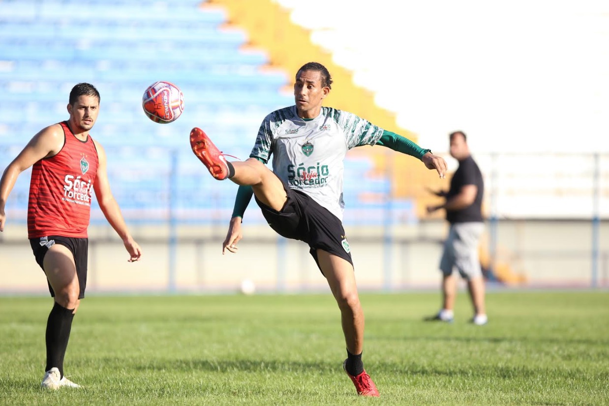 Hamilton do Manaus FC prevê Barezão equilibrado: ‘Todo jogo vai ser uma final’
