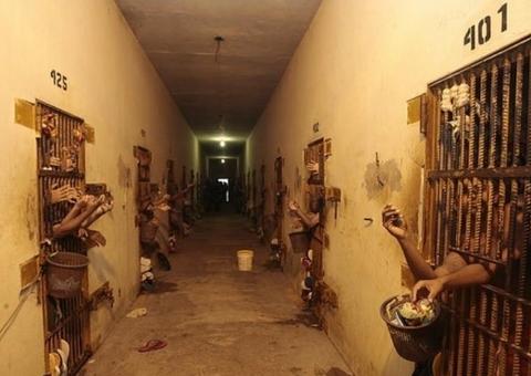 Um dia após fuga em massa no Paraguai, 26 presos do PCC fogem no Acre