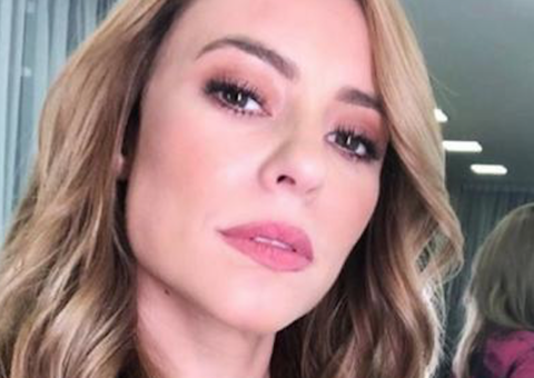 Vídeo: Menino 'humilha' Paolla Oliveira durante festa em escola de samba