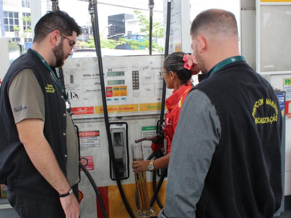 Postos de gasolina são autuados por valor abusivo em Manaus