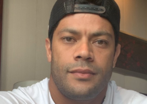 Após polêmica, Hulk mostra jantar romântico com a sobrinha da ex-mulher  