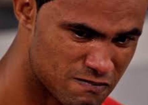 Torcedores protestam contra contratação de detento Bruno Fernandes 