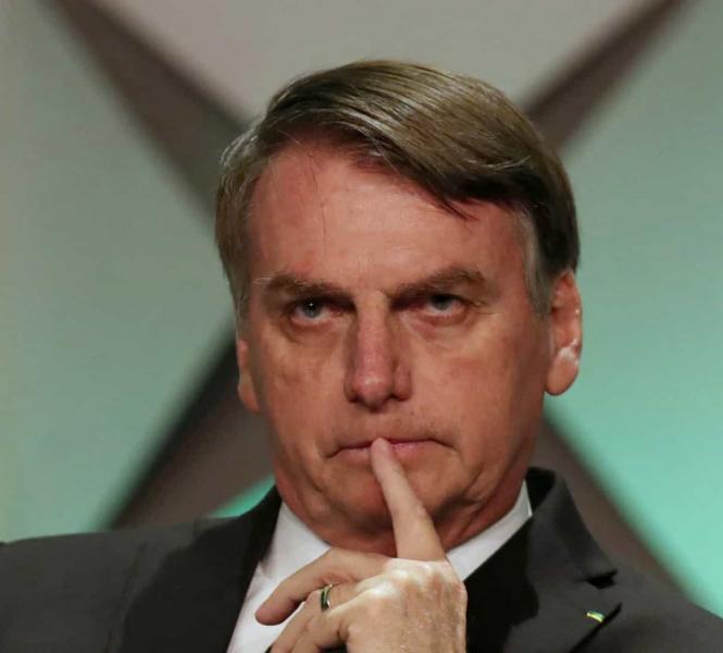 Bolsonaro diz que evitará falar com imprensa após ataques relatados pela Fenaj