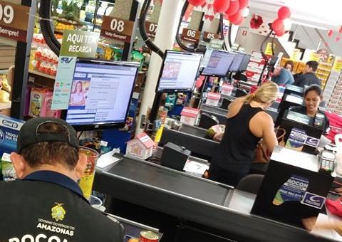 Supermercado que conferir compras de clientes será multado no Amazonas 