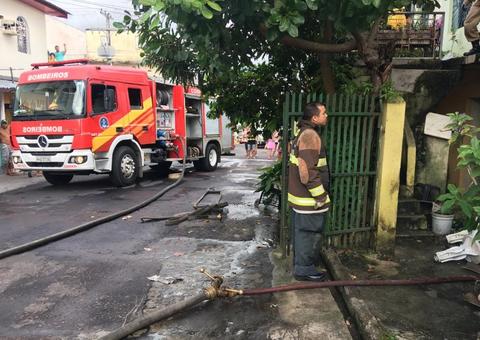 Criança vítima de incêndio em Manaus tem 80% do corpo queimado; amigos pedem doações