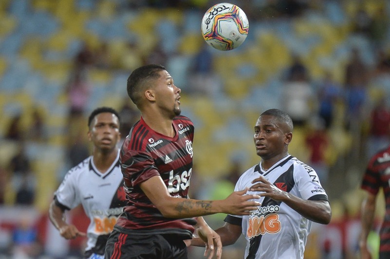 Em jogo disputado Flamengo vence vasco por 1 a 0