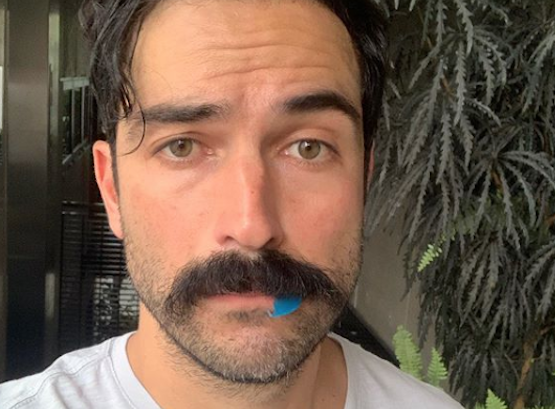 Ex-RBD Alfonso Herrera é ameaçado por motorista de aplicativo armado