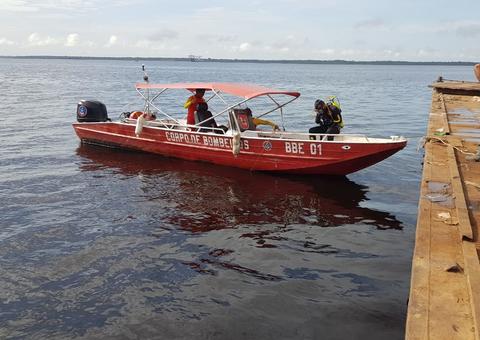 Corpo de criança que caiu de balsa é encontrado por bombeiros em Manaus 