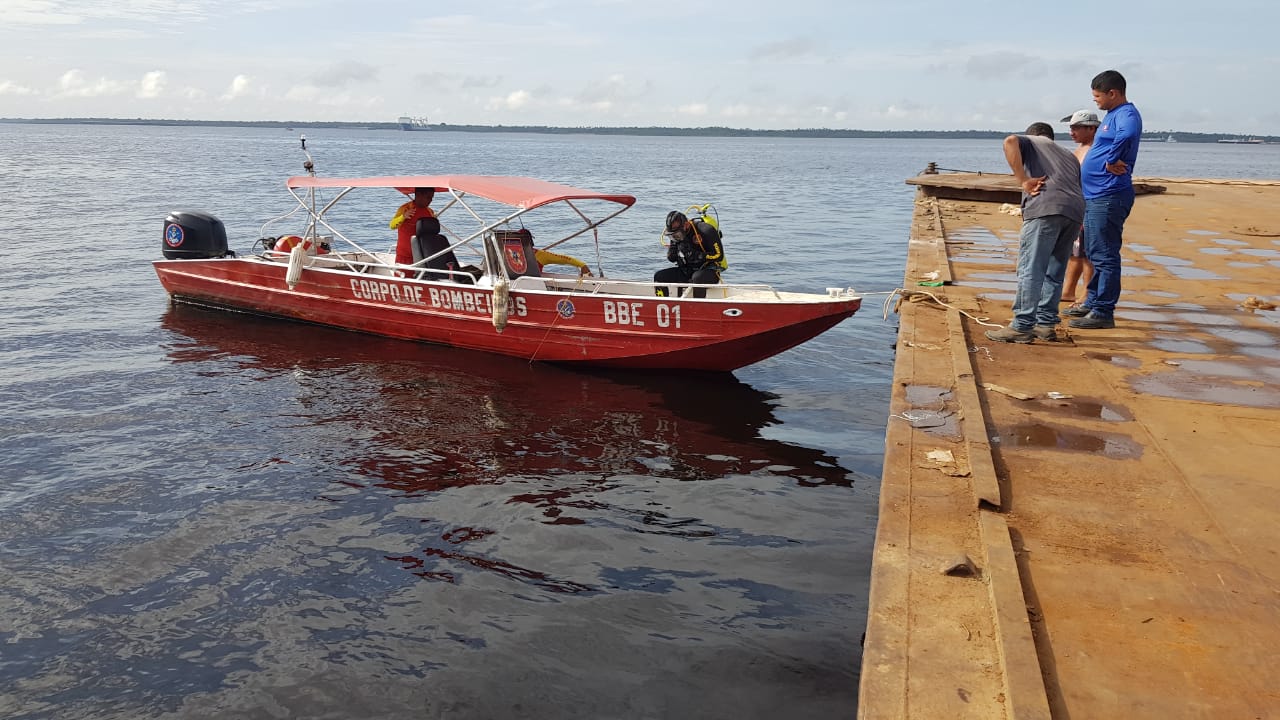 Corpo de criança que caiu de balsa é encontrado por bombeiros em Manaus 
