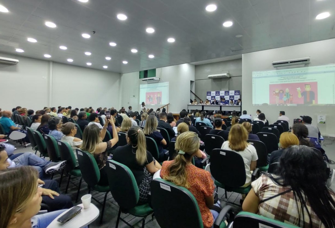 Servidores em Manaus e no interior vão receber auxílio-alimentação, diz governo