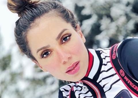 Anitta revela que tem mulher 'fixa' com quem sempre fica
