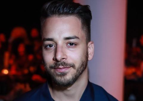 Junior Lima passa por sufoco ao fugir de tubarão 