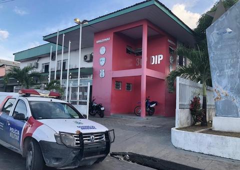 ’Soldados’ da FDN atacam policiais em comunidade de Manaus; delegado é baleado