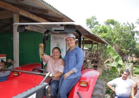 Comunidades do Amazonas recebem equipamentos e implementos agrícolas