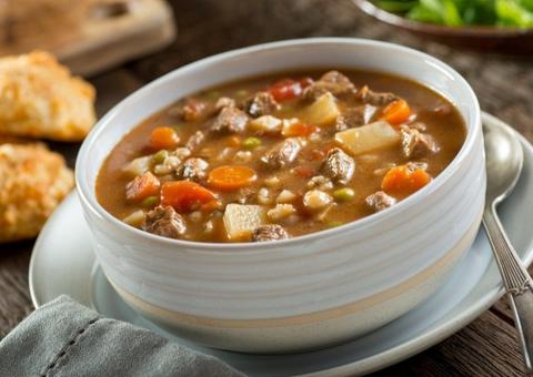 Mulher encontra ‘pedaço de pênis’ dentro de sopa em restaurante 