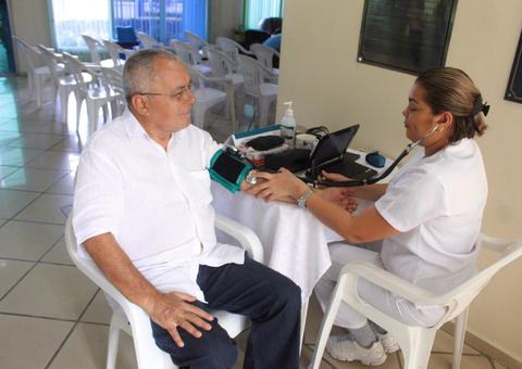 Dia do Aposentado tem serviços de saúde e cidadania gratuitos em Manaus