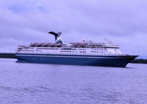 Mais de mil turistas a bordo do navio M/s Magellan desembarcam em Manaus