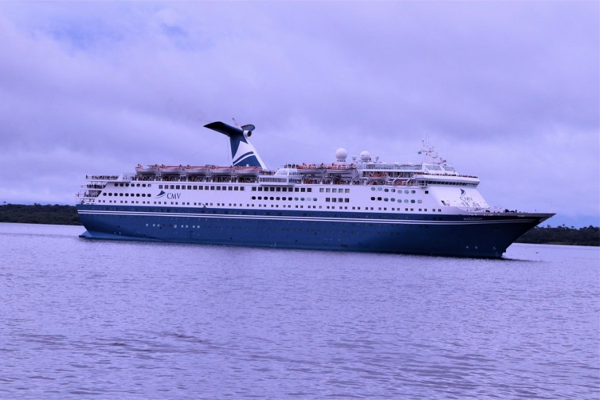 Mais de mil turistas a bordo do navio M/s Magellan desembarcam em Manaus